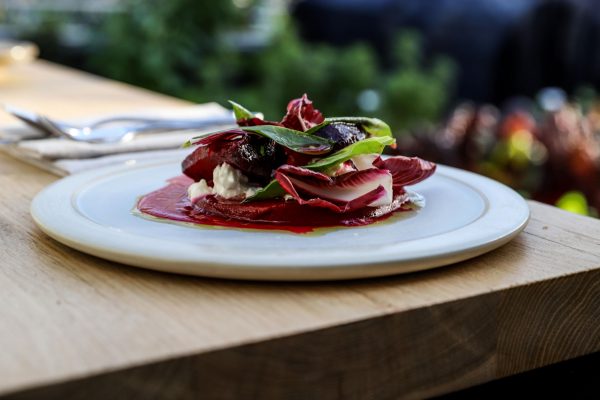 Lindenhoff x restaurant de Kas | Geroosterde biet met burrata radicchio en bergamot dressing